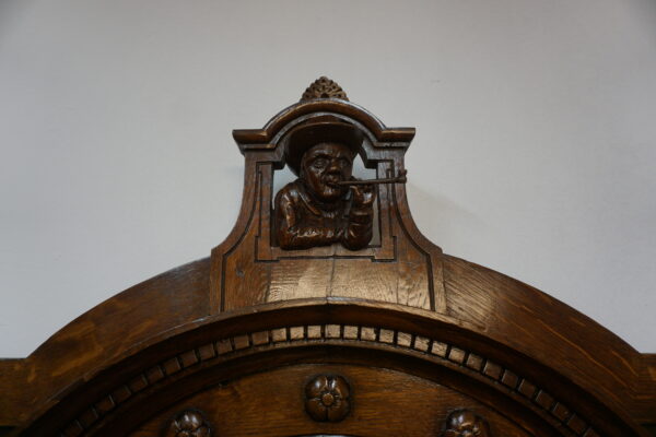 KOMODA Z NADSTAWKĄ SZAFKA palacza z motywem liści tytoniu – XIX wiek