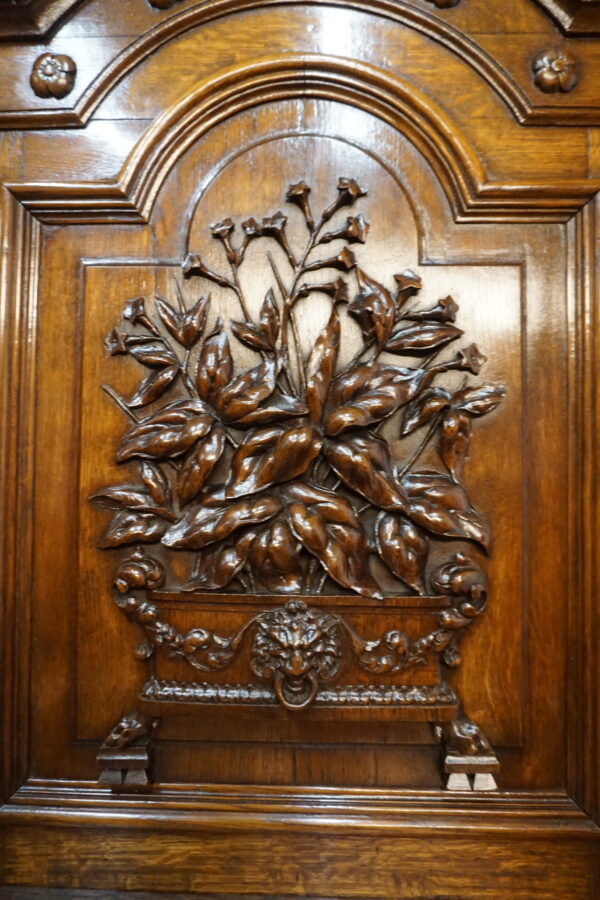 KOMODA Z NADSTAWKĄ SZAFKA palacza z motywem liści tytoniu – XIX wiek