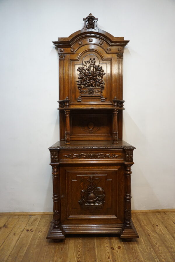 KOMODA Z NADSTAWKĄ SZAFKA palacza z motywem liści tytoniu – XIX wiek