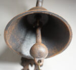 PIĘKNY ŻELIWNY DZWON DZWONECZEK STATEK DOM I OGRÓD