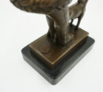 FIGURA Z BRĄZU DZIEWCZYNKA Z PSEM