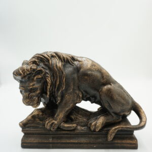 ŻELIWNA FIGURA POLOWANIE LWA NA DZIKA