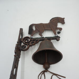 PIĘKNY ŻELIWNY DZWON DZWONECZEK KOŃ