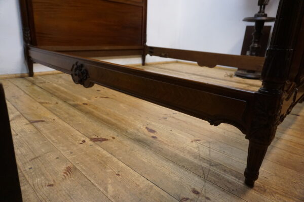 STARE DUŻE RZEŹBIONE MAHONIOWE ŁOŻE STELAŻ 150x200