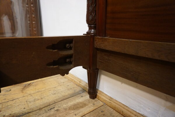 STARE DUŻE RZEŹBIONE MAHONIOWE ŁOŻE STELAŻ 150x200