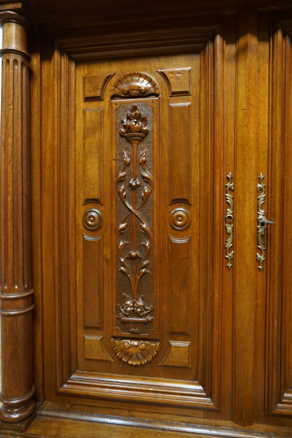 STARY ZGRABNY KREDENS KABINET ORZECH FRANCJA