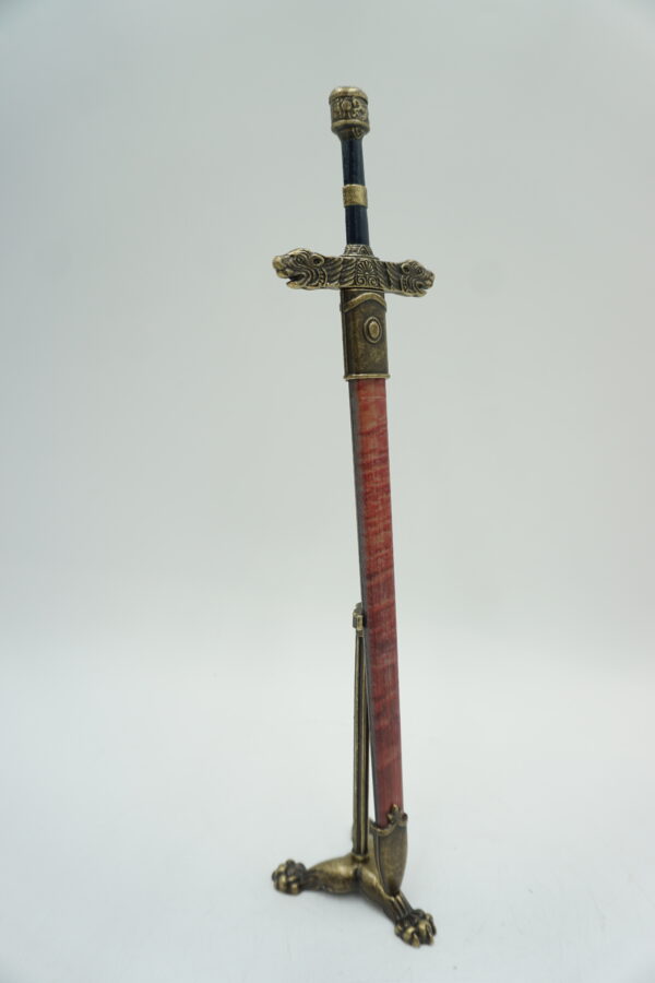 DEKORACYJNY PRZECINAK DO LISTÓW NÓŻ DO LISTÓW NA STOJAKU