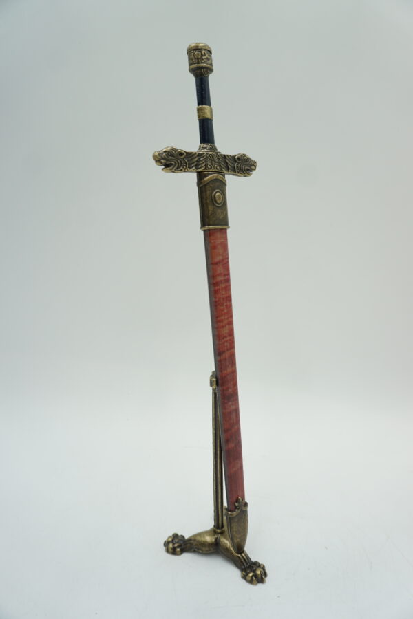 DEKORACYJNY PRZECINAK DO LISTÓW NÓŻ DO LISTÓW NA STOJAKU