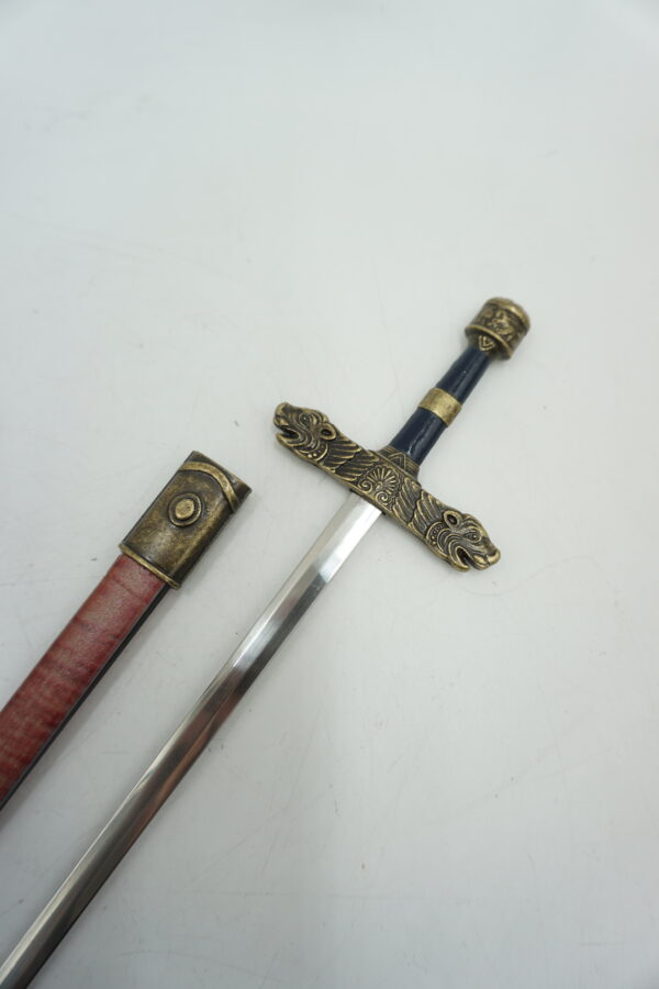 DEKORACYJNY PRZECINAK DO LISTÓW NÓŻ DO LISTÓW NA STOJAKU