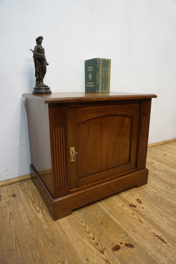 ZGRABNA SZAFKA KOMÓDKA BAREK