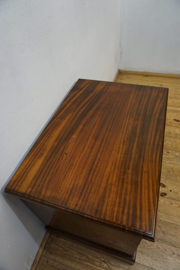 ZGRABNA SZAFKA KOMÓDKA BAREK