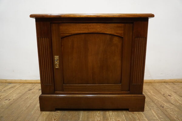 ZGRABNA SZAFKA KOMÓDKA BAREK