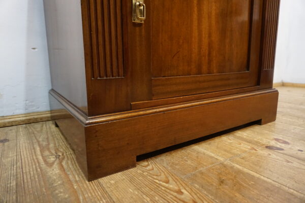 ZGRABNA SZAFKA KOMÓDKA BAREK