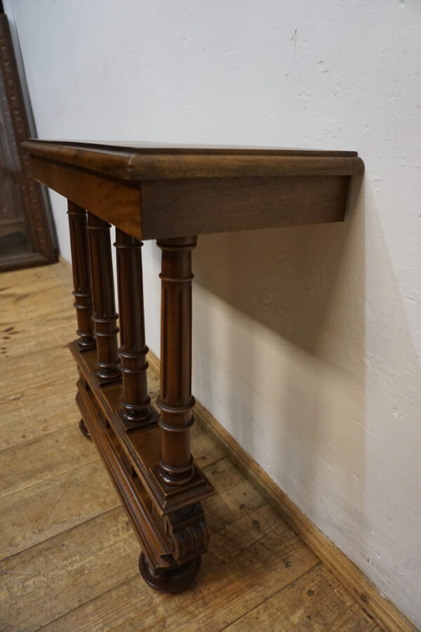 ZGRABNA KONSOLA PRZYŚCIENNA ORZECH EKLEKTYCZNA