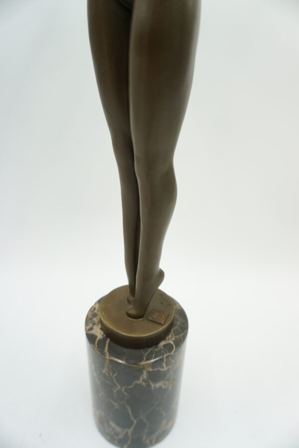 FIGURA Z BRĄZU NOWOCZESNA TANCERKA MODERNISTYCZNA