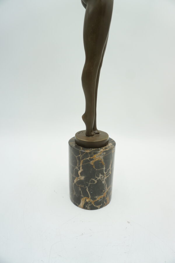 FIGURA Z BRĄZU NOWOCZESNA TANCERKA MODERNISTYCZNA