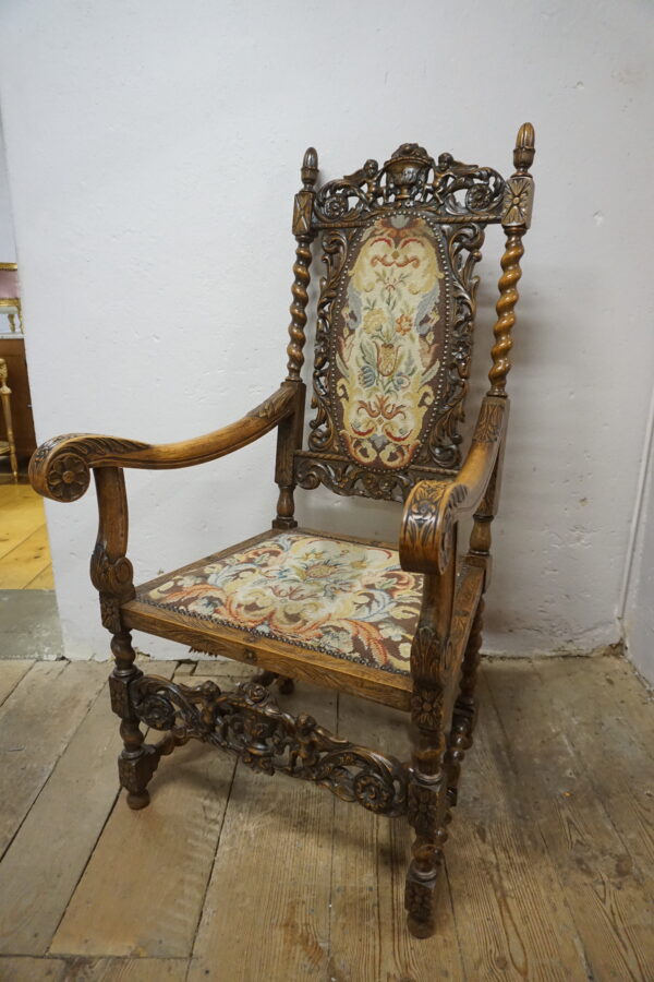 DOSTOJNY RZEŹBIONY FOTEL TRON GOBELIN