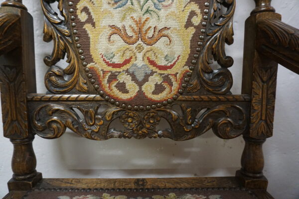 DOSTOJNY RZEŹBIONY FOTEL TRON GOBELIN