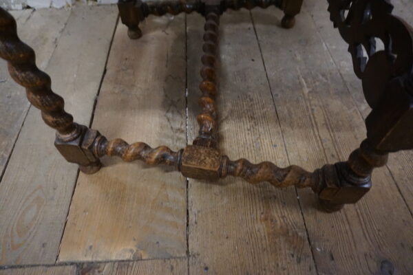 DOSTOJNY RZEŹBIONY FOTEL TRON GOBELIN