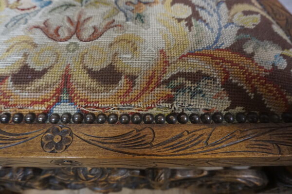 DOSTOJNY RZEŹBIONY FOTEL TRON GOBELIN