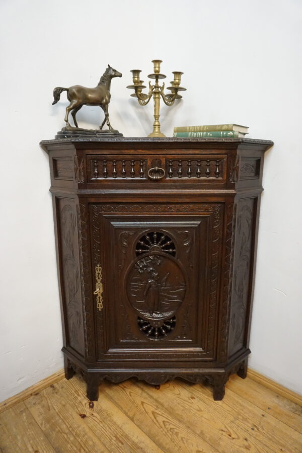 NIESPOTYKANA NAROŻNA KOMODA BRETOŃSKA