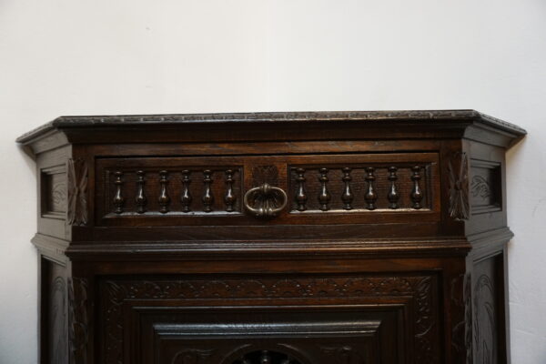 NIESPOTYKANA NAROŻNA KOMODA BRETOŃSKA