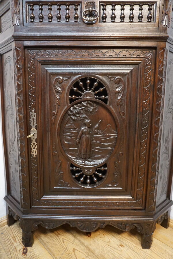 NIESPOTYKANA NAROŻNA KOMODA BRETOŃSKA