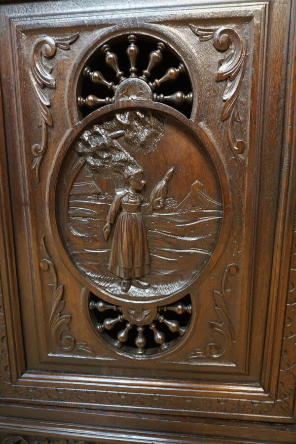 NIESPOTYKANA NAROŻNA KOMODA BRETOŃSKA