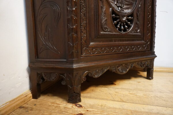 NIESPOTYKANA NAROŻNA KOMODA BRETOŃSKA