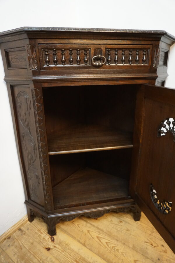 NIESPOTYKANA NAROŻNA KOMODA BRETOŃSKA