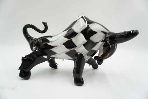 Szklana Figurka Dekoracyjna – Byk w Łaty BIAŁO CZARNY