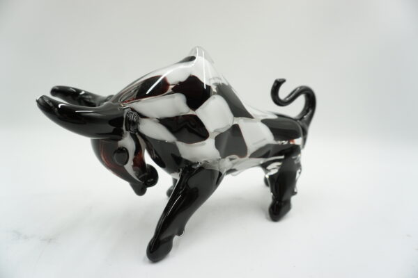 Szklana Figurka Dekoracyjna – Byk w Łaty BIAŁO CZARNY