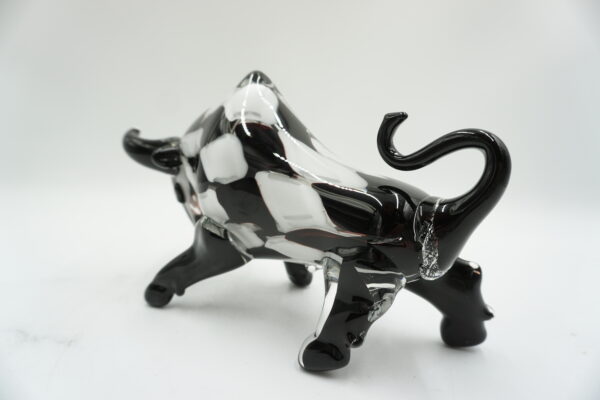 Szklana Figurka Dekoracyjna – Byk w Łaty BIAŁO CZARNY