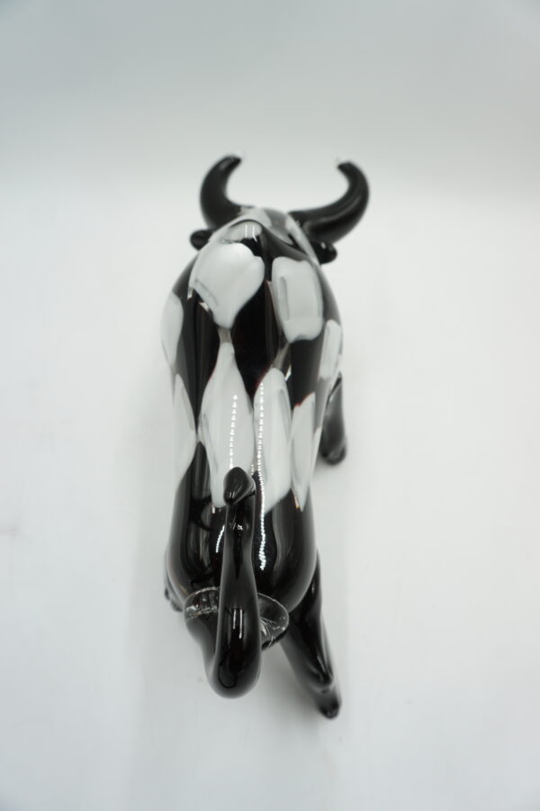 Szklana Figurka Dekoracyjna – Byk w Łaty BIAŁO CZARNY
