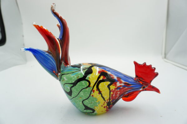 Szklana Figurka Dekoracyjna – Barwny Kogut „Abstrakcja”