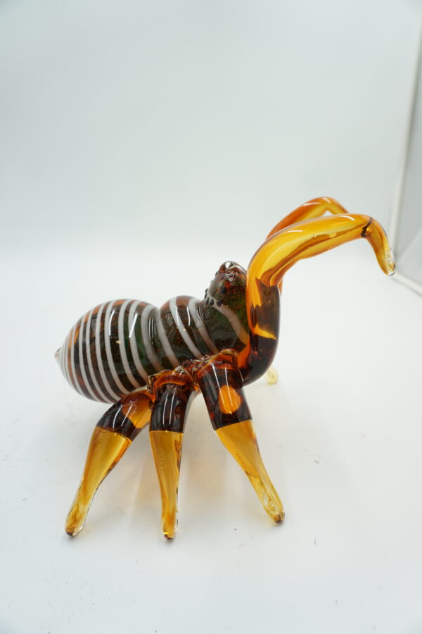 Szklana Figurka Dekoracyjna – pająk