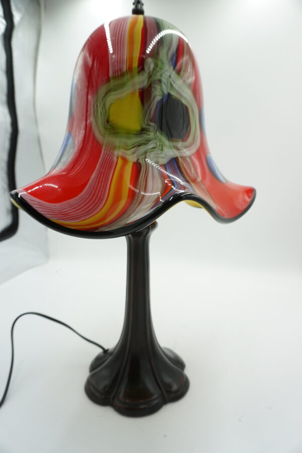 Lampa stojąca stołowa ze szklanym kloszem