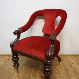 STARY PAŁACOWY FOTEL Z RZEŹBIONYMI NOGAMI