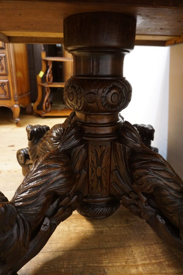 UNIKATOWY STÓŁ GABINETOWY – RZEŹBIONE PSY – PO RENOWACJI