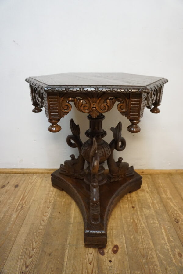 Kolekcjonerski Stolik Gabinetowy "Delfiny" – Renesansowa Elegancja