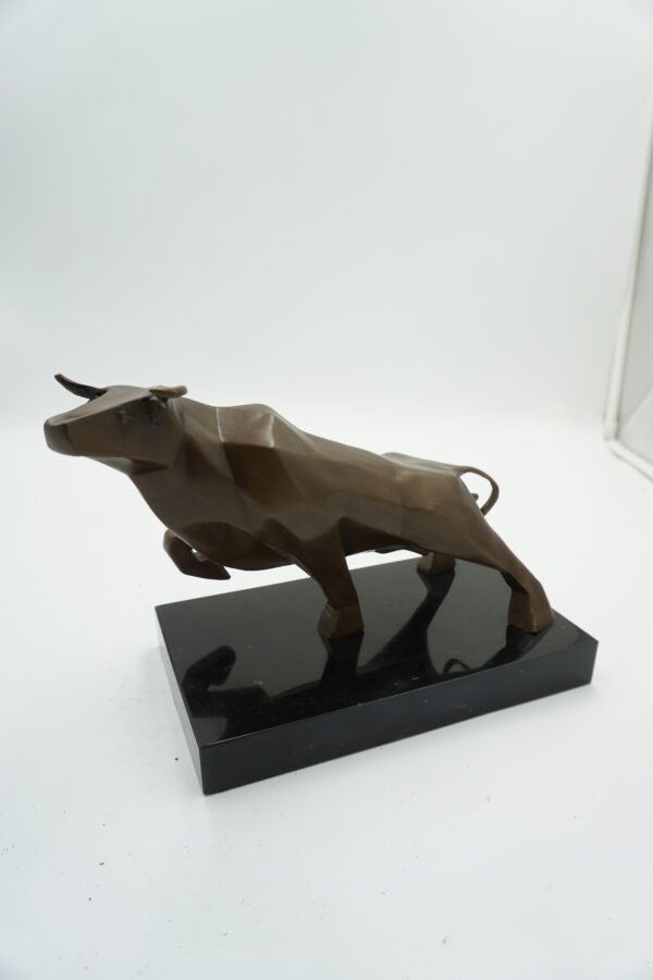 Figurka Byka w Stylu Art Deco – Brąz i Marmur SIŁA PREZENT