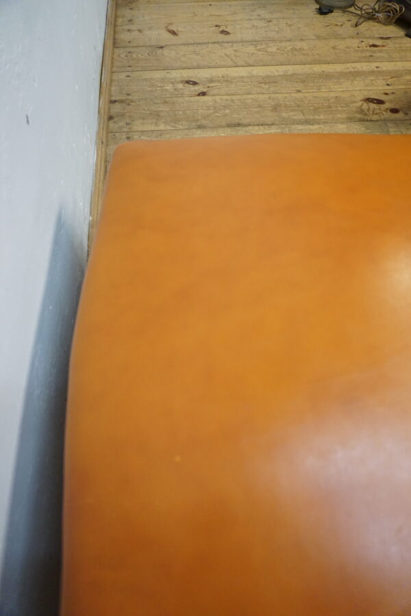 PUFA SIEDZISKO PODNÓŻEK LUDWIK SKÓRA NATURALNA