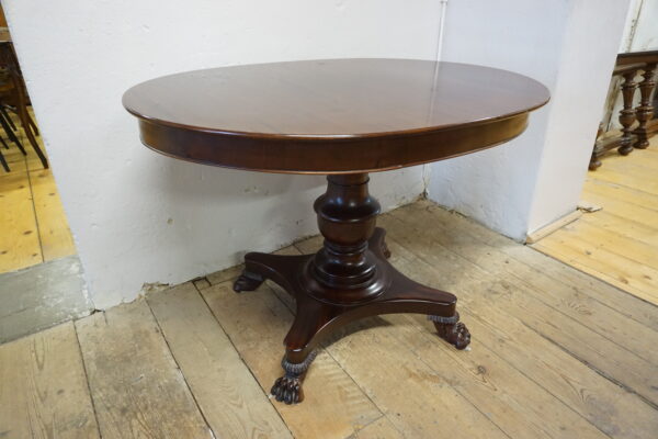 ELEGANCKI OWALNY STOLIK NA LWICH ŁAPACH GABINETOWY DO GRY