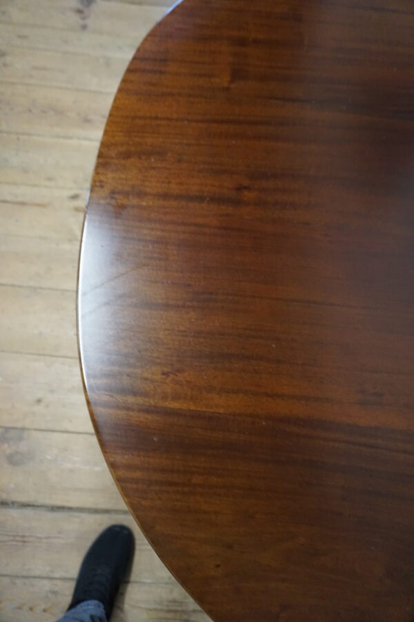 ELEGANCKI OWALNY STOLIK NA LWICH ŁAPACH GABINETOWY DO GRY