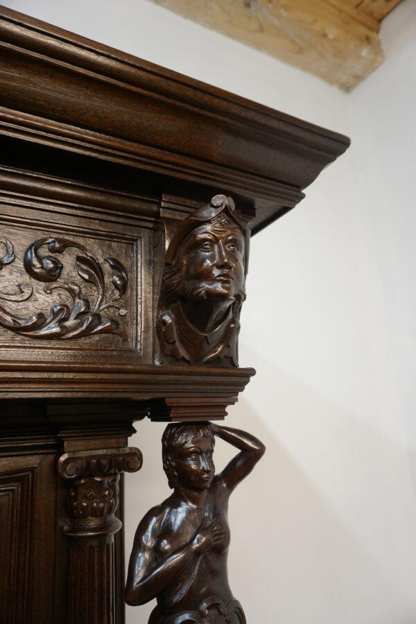 MONUMENTALNY KABINET NEORENESANSOWY – Figuralny bogato rzeźbiony