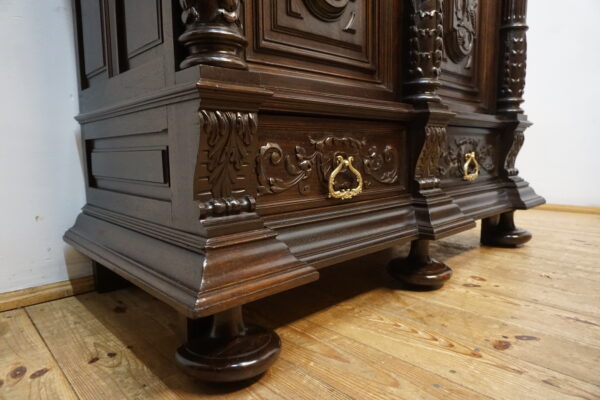 MONUMENTALNY KABINET NEORENESANSOWY – Figuralny bogato rzeźbiony