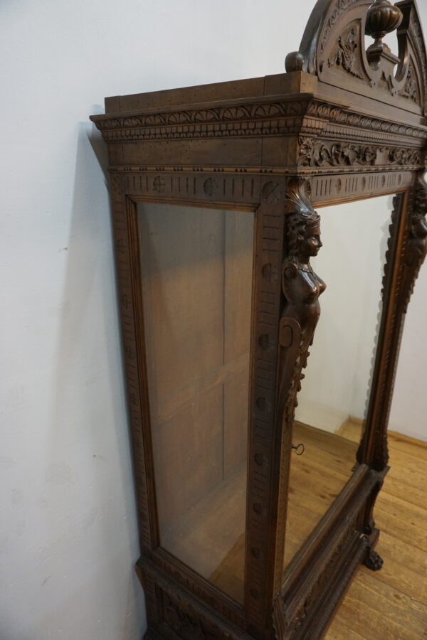 Stara serwantka witryna Orzech – Rzeźbiona, wys. 206 cm