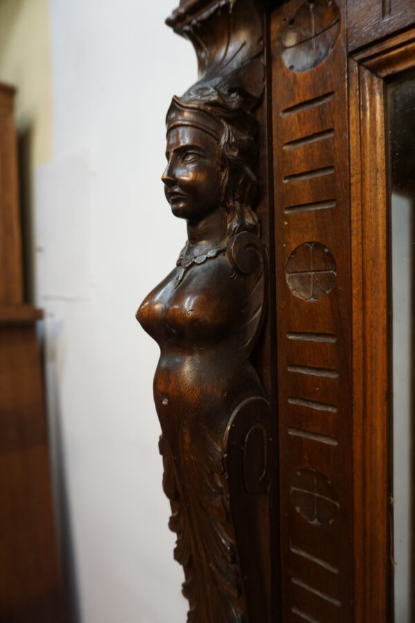 Stara serwantka witryna Orzech – Rzeźbiona, wys. 206 cm