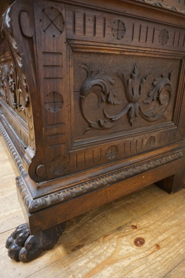 Stara serwantka witryna Orzech – Rzeźbiona, wys. 206 cm