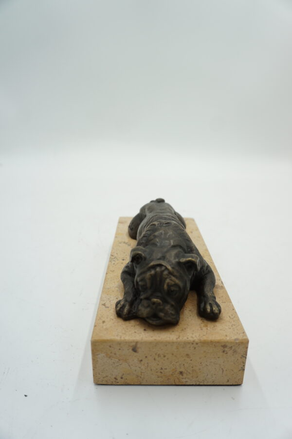 Figura z Brązu – Leżący Mops / Buldog